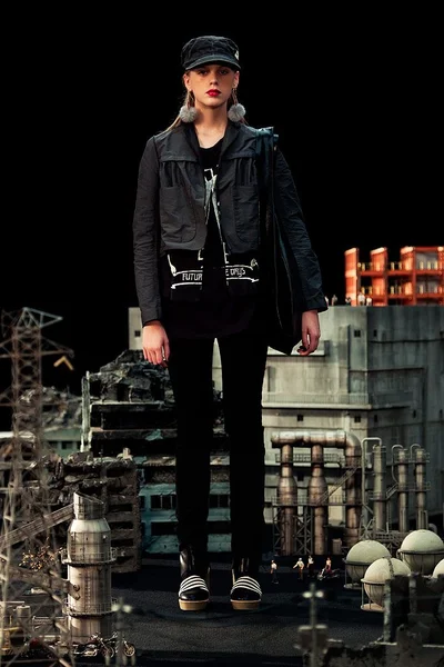 Look 14